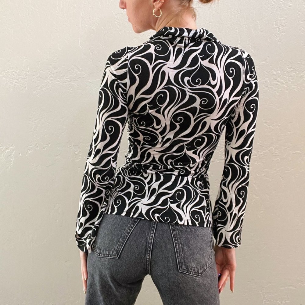 Vintage Y2K Forever 21 Abstract Swirl Printed Open Front Long Sleeve Top - Picture 3 of 6